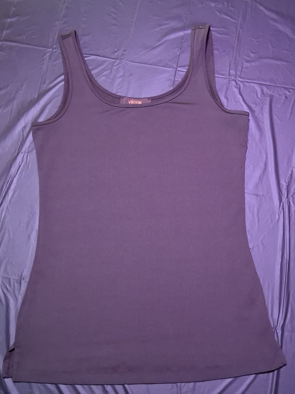 Víctor Y2K/90s Classic Tank Top